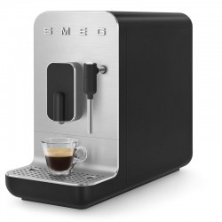 Smeg BCC02BLMEU  Espresso automatski aparat za kavu sa cijevi za paru, mat crna, RETRO STIL 50-tih.