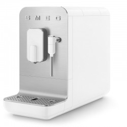 Smeg BCC02WHMEU  Espresso automatski aparat za kavu sa cijevi za paru, mat bijela, RETRO STIL 50-tih.