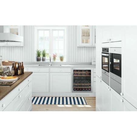 mQuvee WCD60S-700 podpultni hladnjak za vino