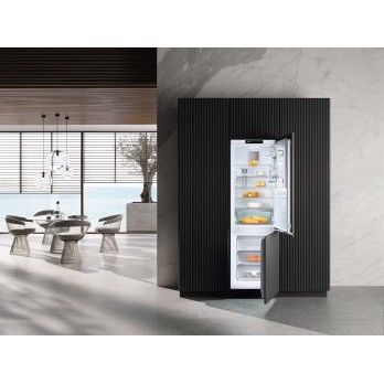 Miele KFN 7734 B Ugradbeni hladnjak sa zamrzivačem